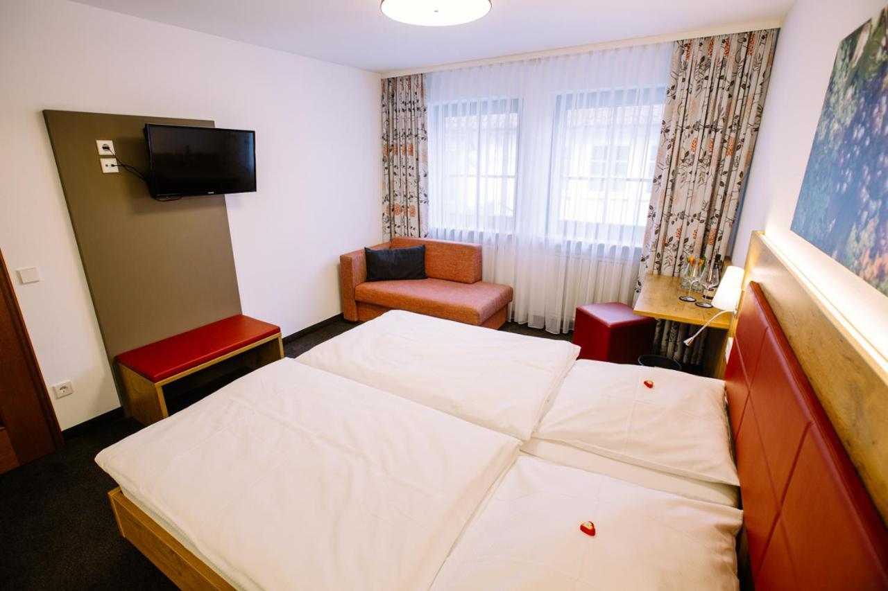 Hotel Restaurant Lamm Rosswag Vaihingen an der Enz Eksteriør billede