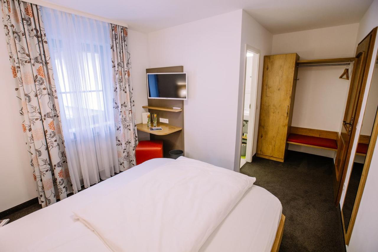 Hotel Restaurant Lamm Rosswag Vaihingen an der Enz Eksteriør billede